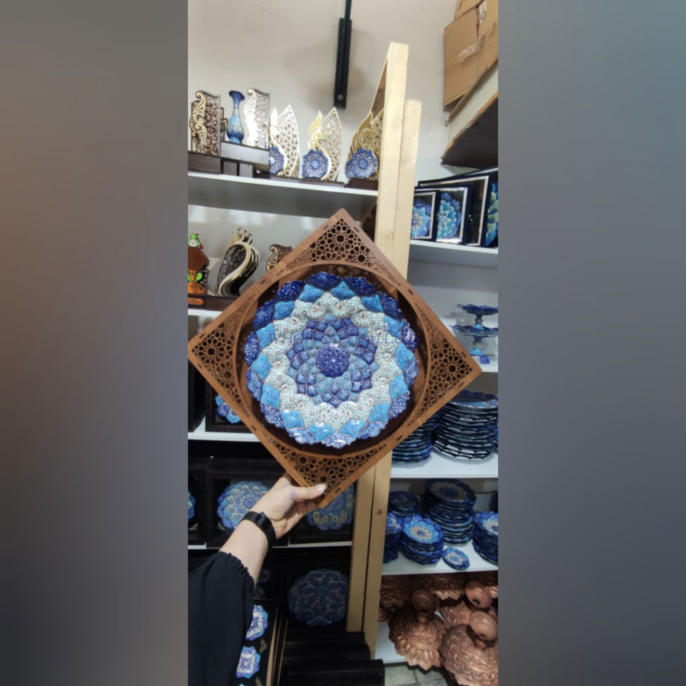خرید عمده بشقاب میناکاری با جعبه چوبی 