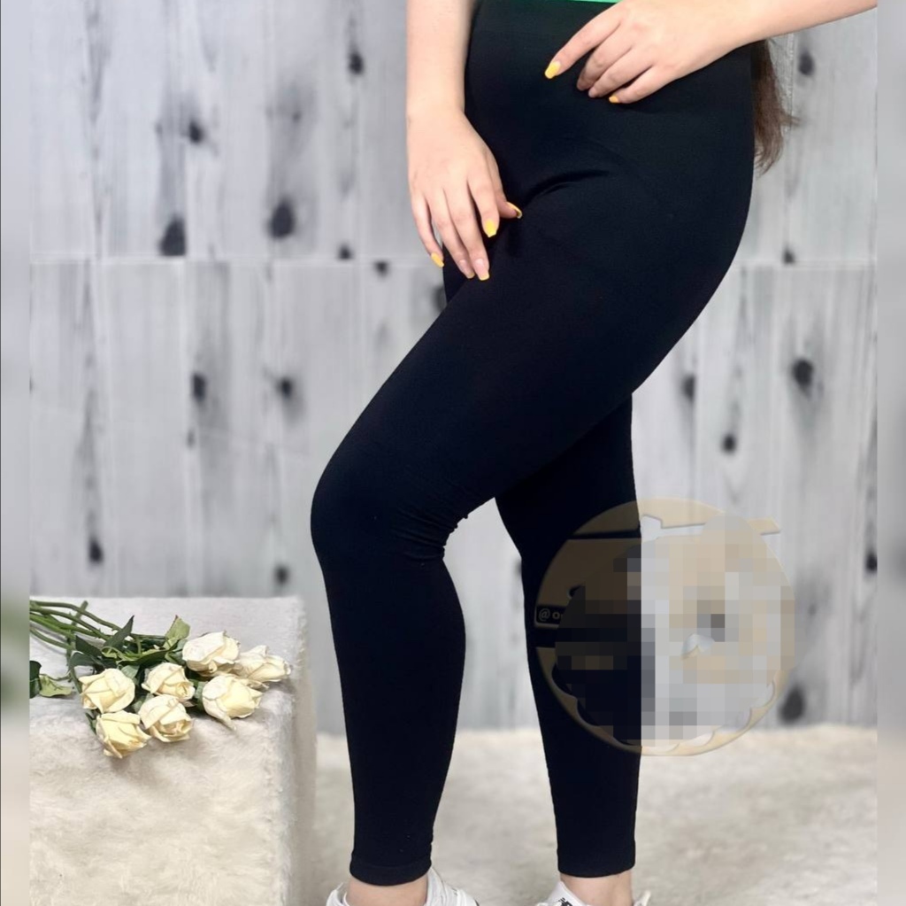 خرید عمده ساپورت زنانه جنس خزدار طرح ساده مشکی 